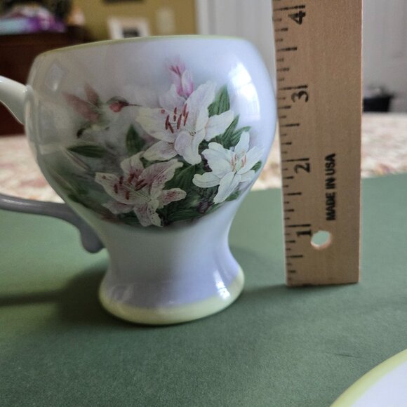 Hummingbird & Lillies Cup and Saucer - Picture 11 of 11